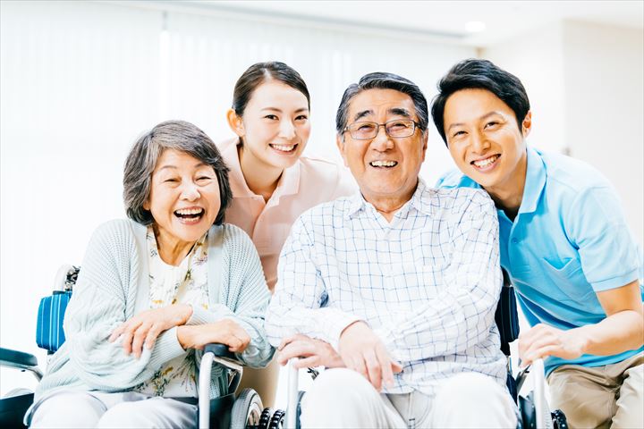 《清瀬市》週払いOK・一般、療養病棟での介護スタッフ！（週休2日・日勤）