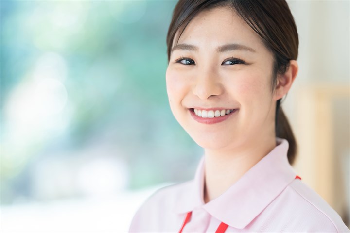 《柏市》週払いOK・ユニット型特別養護老人ホームでの介護兼送迎スタッフ！（Web面接OK・週4日勤務）