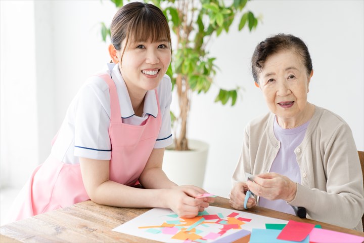 《上尾市》週払いOK・特別養護老人ホームでの介護スタッフ！（無資格OK・週休3日）