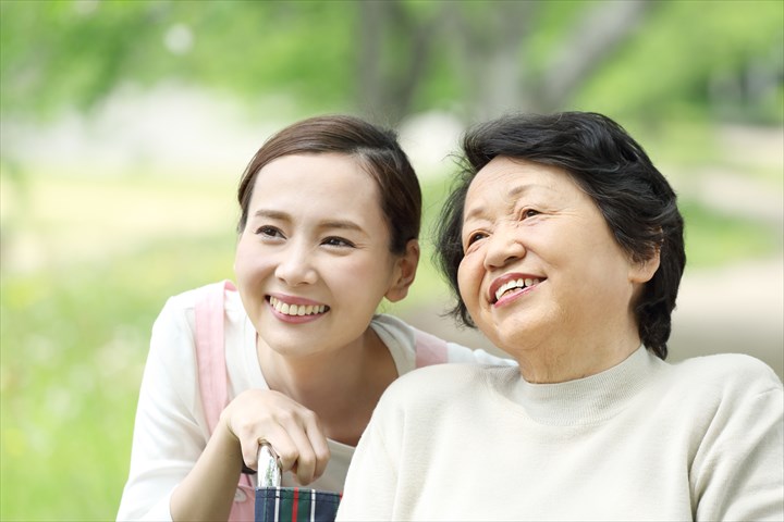 《白岡市》週払いOK・病院内での介護スタッフ！（週3日～OK・日勤のみ）