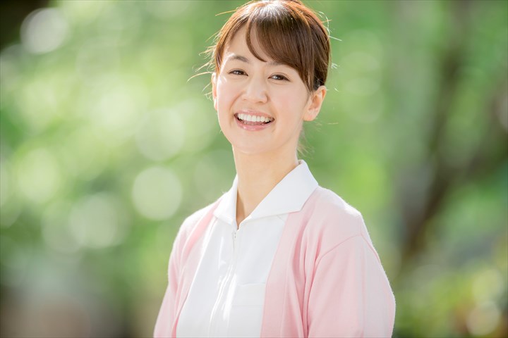 《目黒区》週払いOK・特別養護老人ホームでの看護スタッフ！（週休2日・日勤）