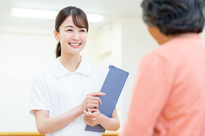 《練馬区》週払いOK・有料老人ホームでの看護スタッフ！（高時給・日勤）